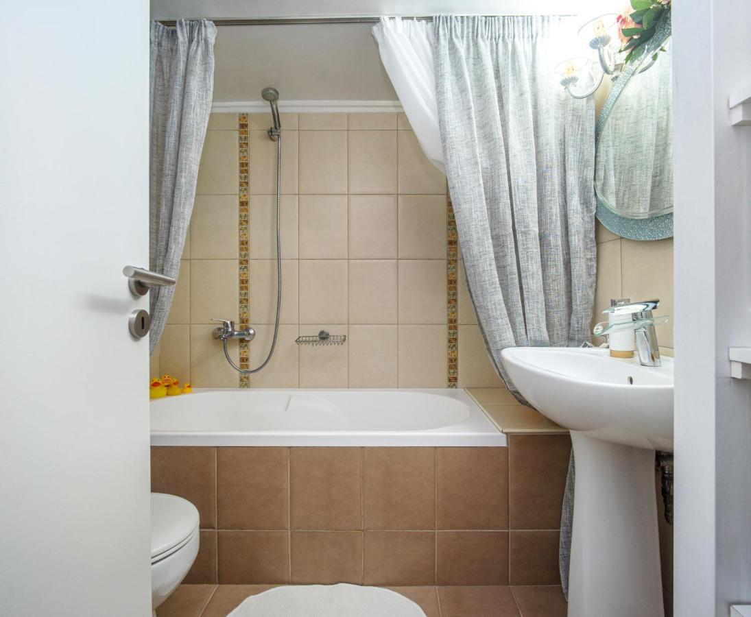 Luxury Apartments Zeas Пирей Экстерьер фото
